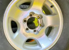 Колеса на дисках Mitsubishi 6x139.7 c шинами Yokohama 275/70R16