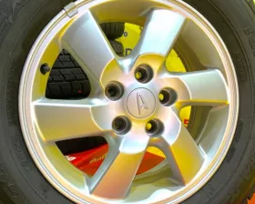 Колеса на дисках Daihatsu 5x114.3 c шинами Goodyear 215/65R16