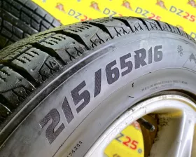 Колеса на дисках Toyota 5x114.3 c шинами Joyroad 215/65R16