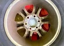 Колеса на дисках Toyota 6x139.7 c шинами Bridgestone 265/65R17