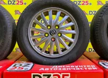 Колеса на дисках Toyota 5x114.3 c шинами Dunlop 195/65R15