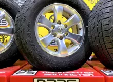 Колеса на дисках Toyota 6x139.7 c шинами Dunlop 265/65R17
