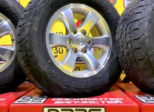Колеса на дисках Toyota 6x139.7 c шинами Dunlop 265/65R17