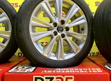 Колеса на дисках Toyota 5x114.3 c шинами Bridgestone 235/50R18