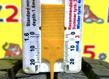 Колеса на дисках Toyota 6x139.7 c шинами Yokohama 195/80R15