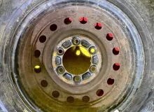 Колеса на дисках Toyota 6x139.7 c шинами Yokohama 195/80R15