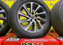 Колеса на дисках Toyota 5x114.3 c шинами Yokohama 225/60R17