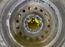 Колеса на дисках Toyota 6x139.7 c шинами Bridgestone 195/80R15