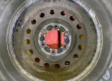 Колеса на дисках Toyota 6x139.7 c шинами Bridgestone 195/80R15