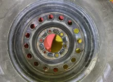Колеса на дисках Toyota 6x139.7 c шинами Yokohama 195/80R15