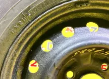 Колесо на диске Nissan 4x114.3 c шиной Toyo 165/80R14