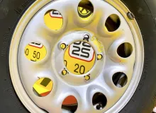 Колесо на диске Suzuki 5x139.7 c шиной Bridgestone 195/80R15