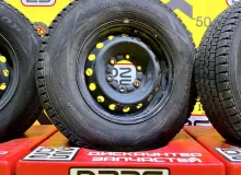 Колеса на дисках Toyota 6x139.7 c шинами Dunlop 195/80R15