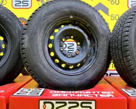 Колеса на дисках Toyota 6x139.7 c шинами Dunlop 195/80R15
