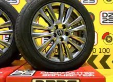 Колеса на дисках Toyota 5x114.3 c шинами Toyo 235/55R18