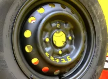 Колесо на диске Nissan 4x114.3 c шиной Bridgestone 165/80R14