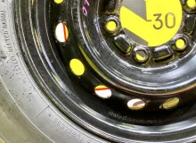 Колесо на диске Toyota 6x139.7 c шиной Bridgestone 195/80R15