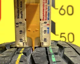Колесо на диске Toyota 6x139.7 c шиной Bridgestone 195/80R15