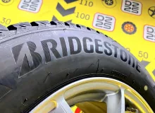 Колеса на дисках Schneder 5x114.3 c шинами Bridgestone 235/60R18